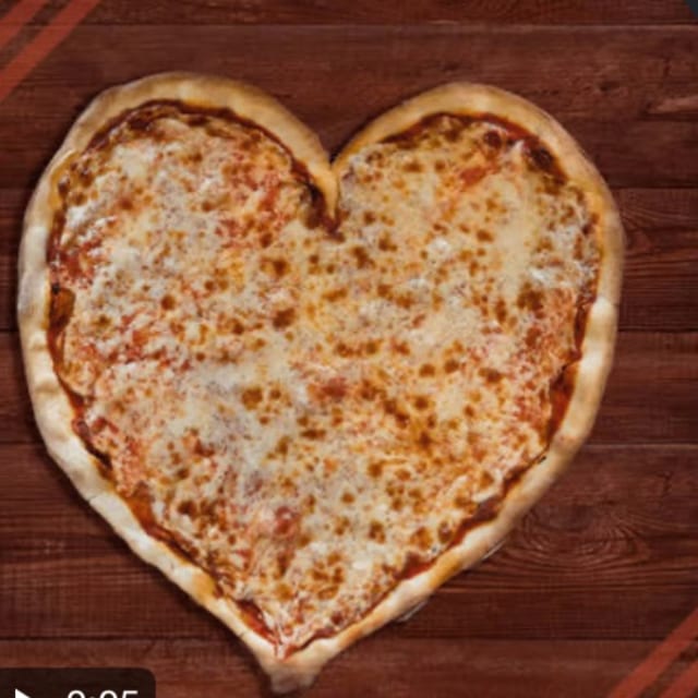 Heart Pizza.